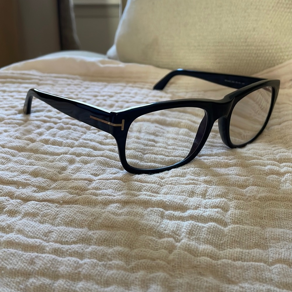 Tom Ford prescription glasses style TF5468, men’s frame